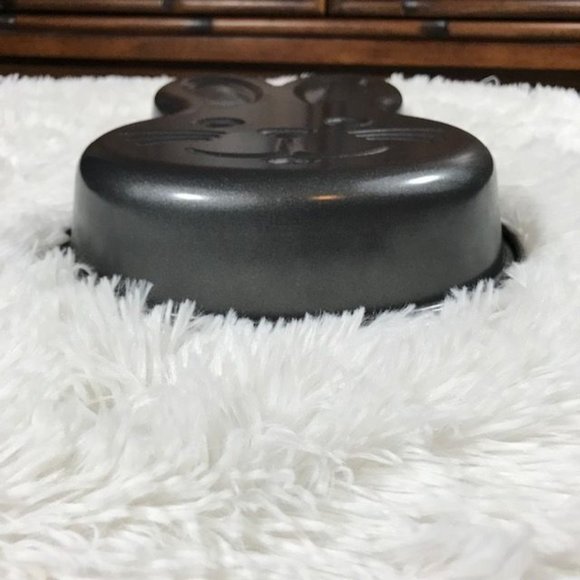 NWOT Wilson Bunny Non-Stick Baking Pan - Picture 6 of 10